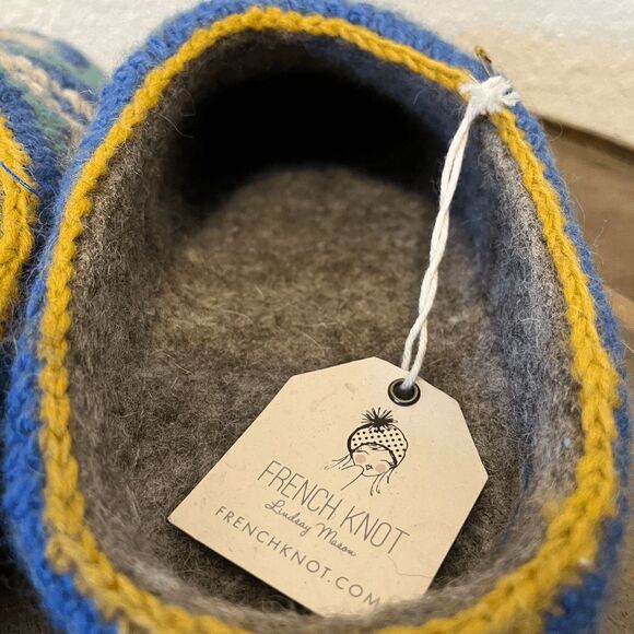 Handcrafted Blue and Green Wool Slippers - Picture 9 of 9